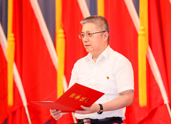 朱忠明出席注册会计师资产评估行业"两先一优"表.